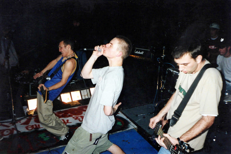 Admin thumb shinkasta at the meteor in hamilton   25 april 1997   shinkasta   stu barris  bennett row  mark newbold  andrew hugill. photo  bennett row collection